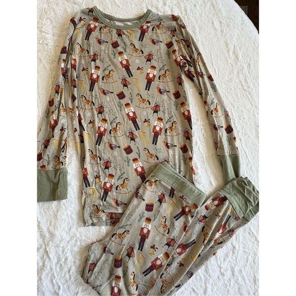 KindThing Christmas Modal Pajamas Size 9-10 - Picture 1 of 10